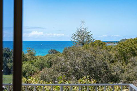 Ocean View 3 Bedroom Apartment - Holiday Adelaide 1