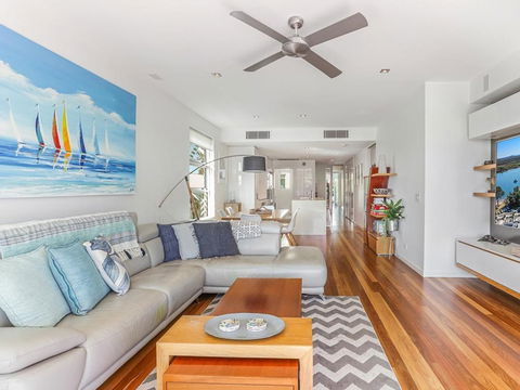 Panoramic River & Ocean Views Noosaville - Holiday Adelaide 5