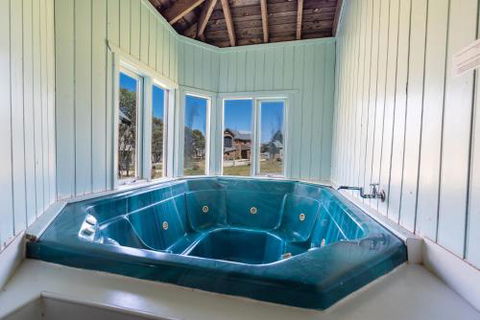 Banjos Chalet Alpine Getaways - Holiday Adelaide 3