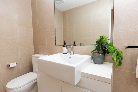 Enjoy Penthouse Living In The CBD - Holiday Adelaide 3