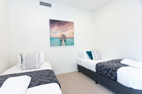 Enjoy Penthouse Living In The CBD - Holiday Adelaide 2