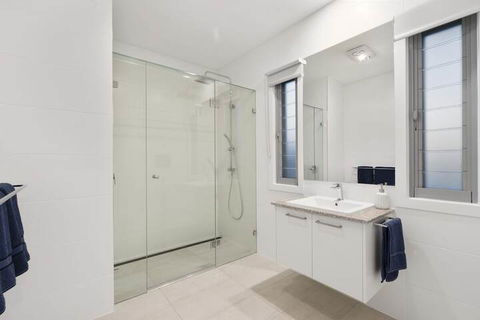 Luxury Canal Front Holiday House Raptor Pde Banksia Beach - Holiday Adelaide 4