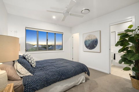 Luxury Canal Front Holiday House Raptor Pde Banksia Beach - Holiday Adelaide 3