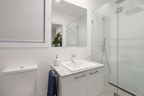 Luxury Canal Front Holiday House Raptor Pde Banksia Beach - Holiday Adelaide 5