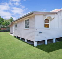 Close to Water Restaurants  Clubs Toorbul St. Bongaree - Holiday Adelaide