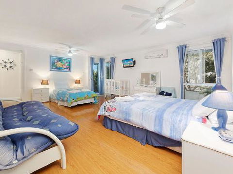 NANNY & POPPYS BEACH HOUSE Gerroa 4pm Check Out Sundays - Holiday Adelaide 6