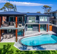 Vukeville beachfront luxury with pool 4pm Check Out Sundays - Holiday Adelaide