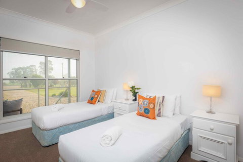 Kulang Lodge - Holiday Adelaide 6