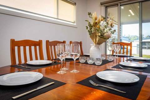 Kulang Lodge - Holiday Adelaide 2