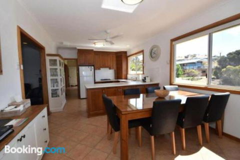 Miramar At Penneshaw KI - Holiday Adelaide 0