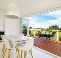 Arklow I Pet Friendly with Ocean Views - Holiday Adelaide