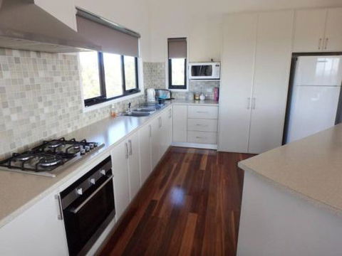 37 Oceanview Parade Sandy Point - Holiday Adelaide 3