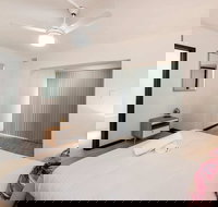 Convenient 1BR Apartment Close to Foreshore  Cbd - Holiday Adelaide