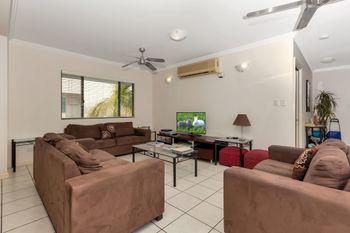 Oceansprey Beachfront Apartments - Holiday Adelaide 4