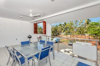 Oceansprey Beachfront Apartments - Holiday Adelaide 5