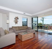 The Summit Unit 4 / 25 Tomaree Street