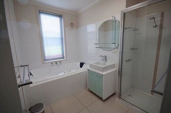 Holiday Makers - Holiday Adelaide 4