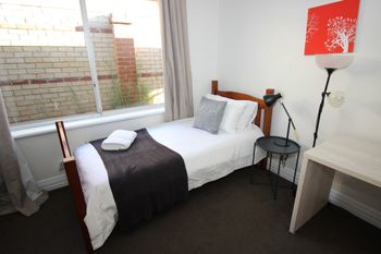 Swan View Family Home - Holiday Adelaide 2