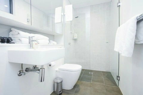 B03-darling Harbour 1 BDR APT - Holiday Adelaide 3