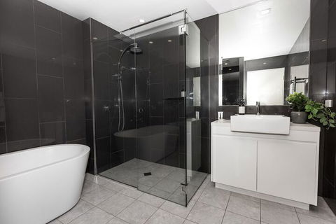 Trendy Self Contained City Apartment - Holiday Adelaide 5