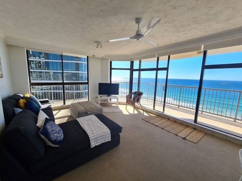 Absolute Beachfront With Views 2BR Apt - Holiday Adelaide 4