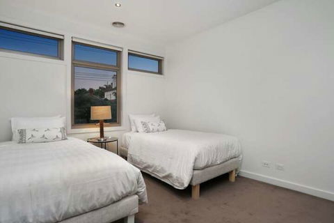 Kew Luxurious Townhouse - Holiday Adelaide 3