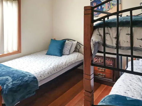 Home Near Shops & Beach - Holiday Adelaide 0