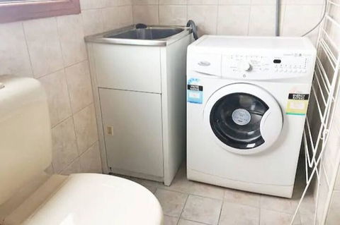 Home Near Shops & Beach - Holiday Adelaide 4