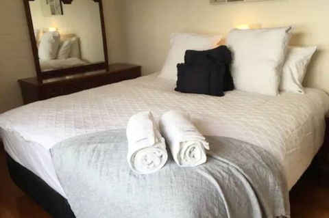 Home Near Shops & Beach - Holiday Adelaide 0