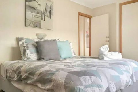 Home Near Shops & Beach - Holiday Adelaide 2