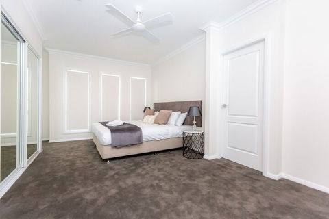 Wagga Apartments 1 - Holiday Adelaide 3