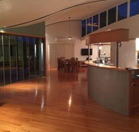 Mathews - Holiday Adelaide
