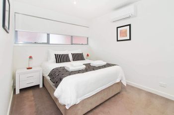 Mitford St. Elwood Lifestyle - Holiday Adelaide 5