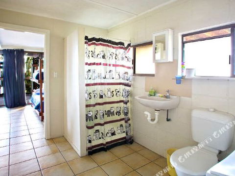 1770 Beach Accommodation Elliot Lodge - Holiday Adelaide 1