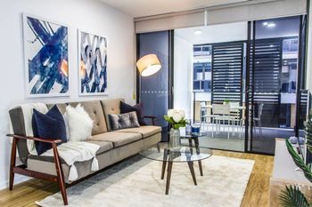 Vibrant City Pad - Holiday Adelaide 0