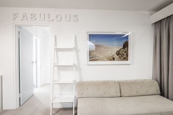 1 BR Park Breathtaking Sydney Skyline - Holiday Adelaide 3