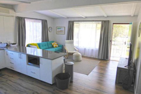 The Relax Shack At Culburra Beach Sleeps 7 - Holiday Adelaide 3