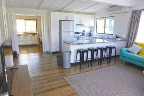 The Relax Shack At Culburra Beach Sleeps 7 - Holiday Adelaide 7