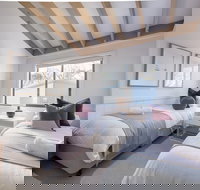 Discobulous 7 - Holiday Adelaide