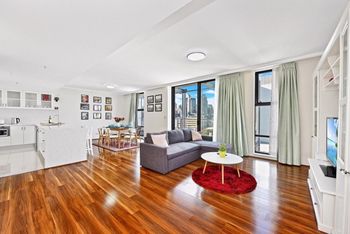 Deluxe Sydney Central Penthouse With Pool & Gym - Holiday Adelaide 0