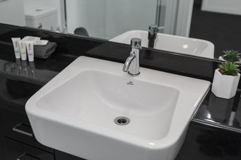 Heart Of Theatre District Pool & Gym - Holiday Adelaide 5