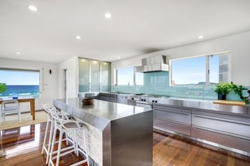 Surf Side Apartments - Holiday Adelaide 4