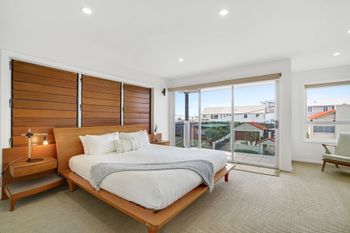 Surf Side Apartments - Holiday Adelaide 2