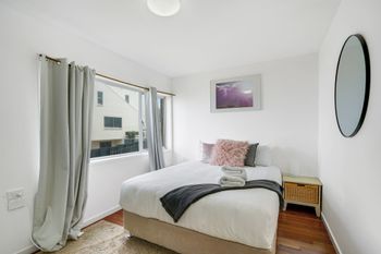 Surf Side Apartments - Holiday Adelaide 3