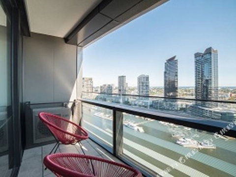 WaterFront Apartment - Holiday Adelaide 1