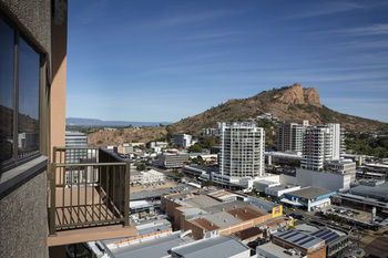 Holiday Inn Townsville - Holiday Adelaide 6
