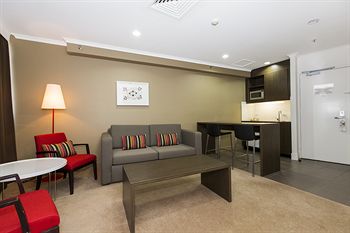 Holiday Inn Townsville - Holiday Adelaide 1