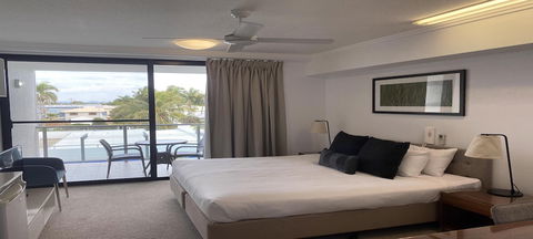 Airtrip Apartments On Carlyle St. Mackay - Holiday Adelaide 6