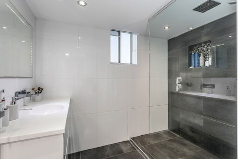 Penthouse On Suttons - Holiday Adelaide 4