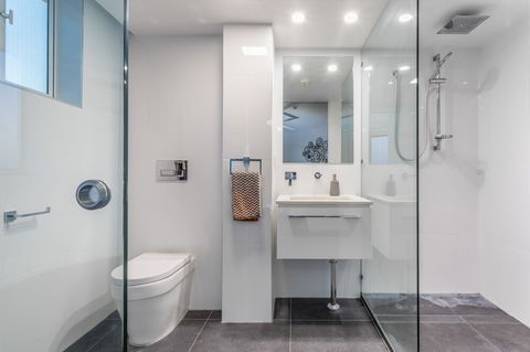 Penthouse On Suttons - Holiday Adelaide 3